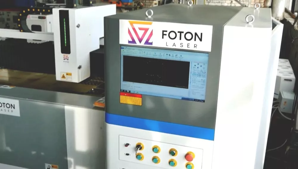 FL-L2040FER-8000-D220-IPG Лазерный станок для резки листового металла и труб со сменным столом
